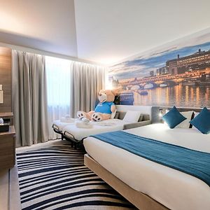 Aanpalende Kamer met Twee Aparte Bedden